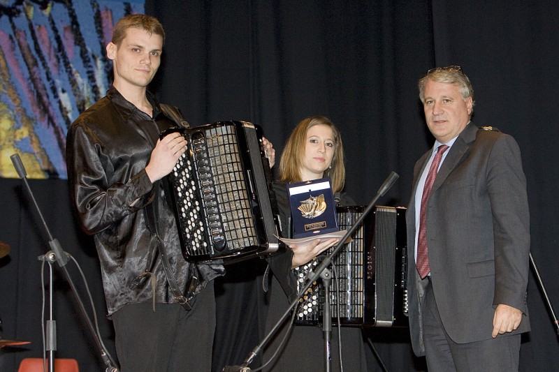 CAT. E 2 premio ACCORDION DUO_2472.jpg